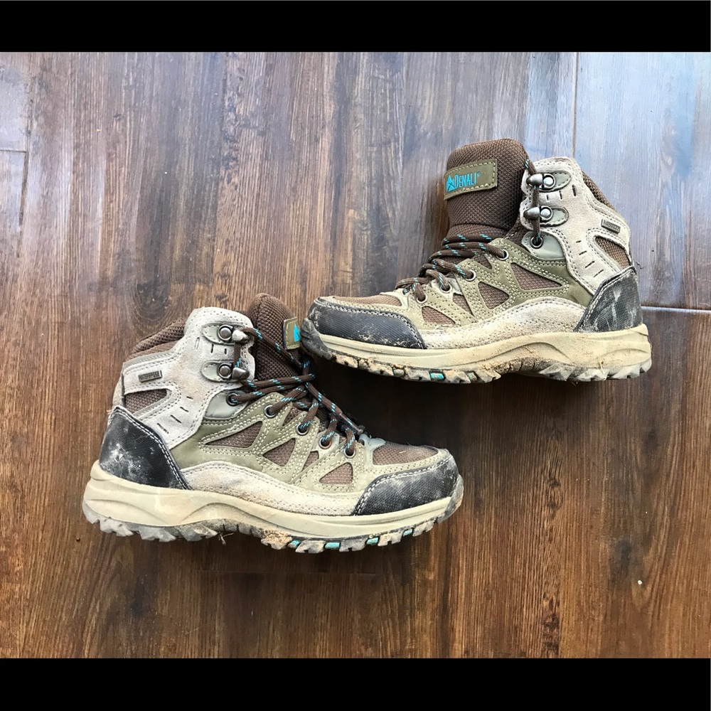Women’s hiking boots